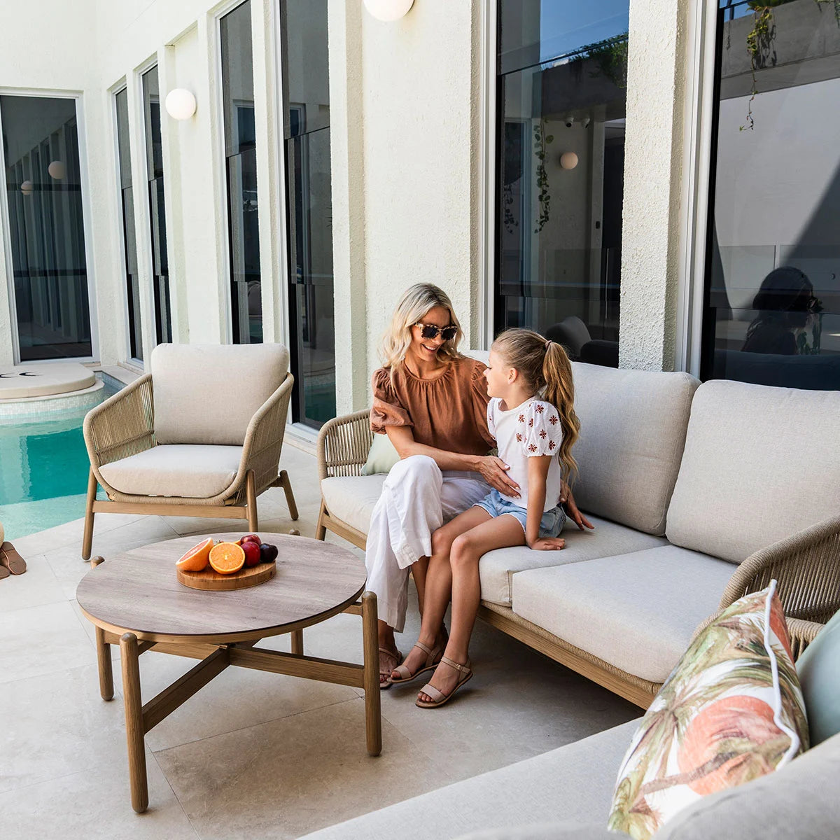 outdoor lounge furniture