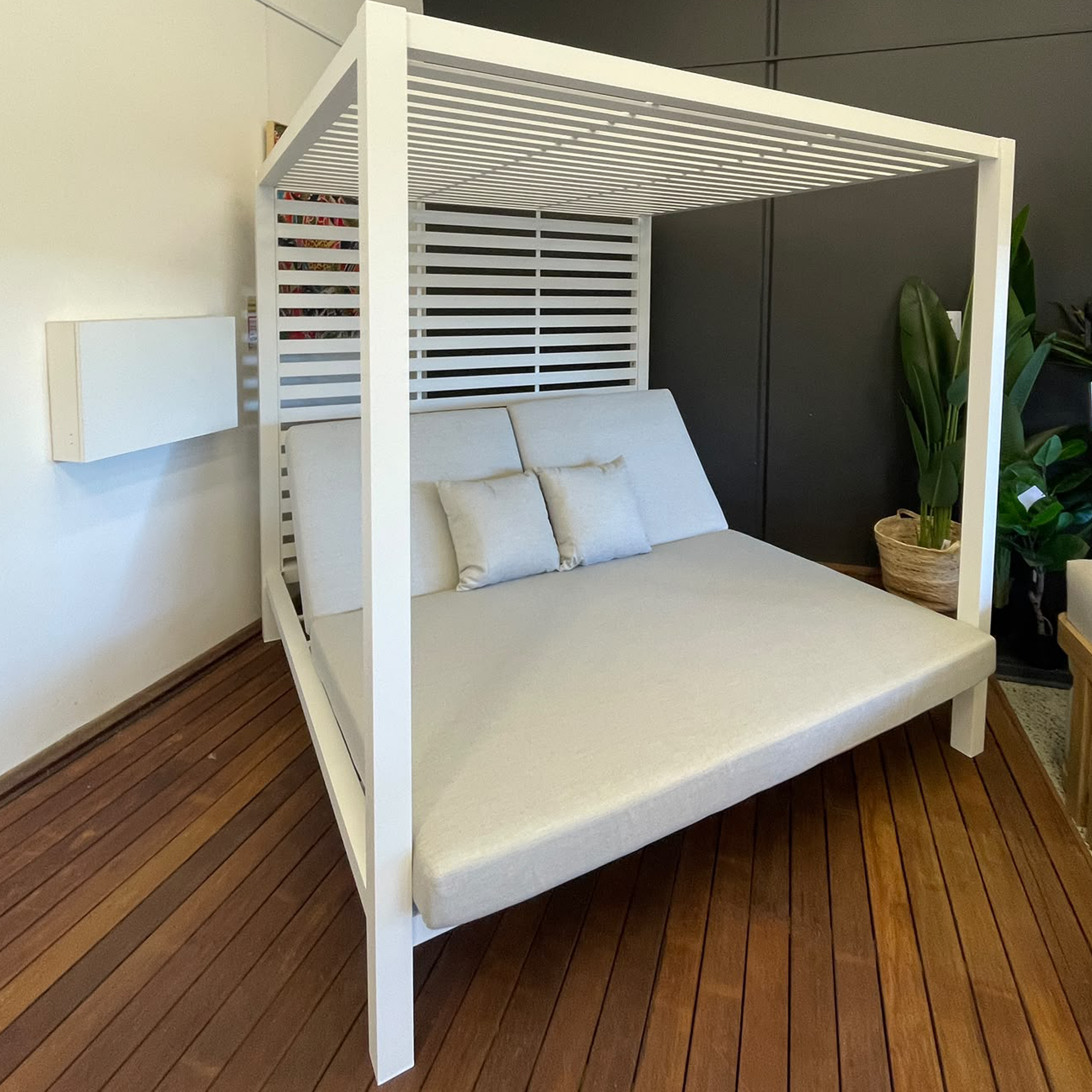 Cabana in Arctic White with Dune Spunpoly Cushions