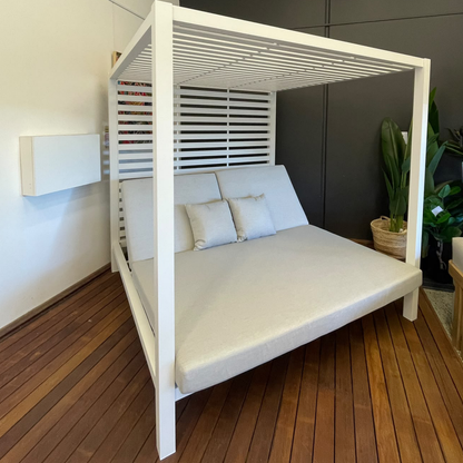 Cabana in Arctic White with Dune Spunpoly Cushions