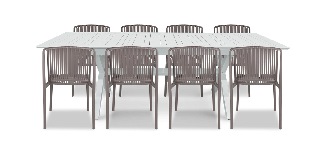 Caribbean Outdoor Extension Table in White with UV Plastic Outdoor Chairs (PP)