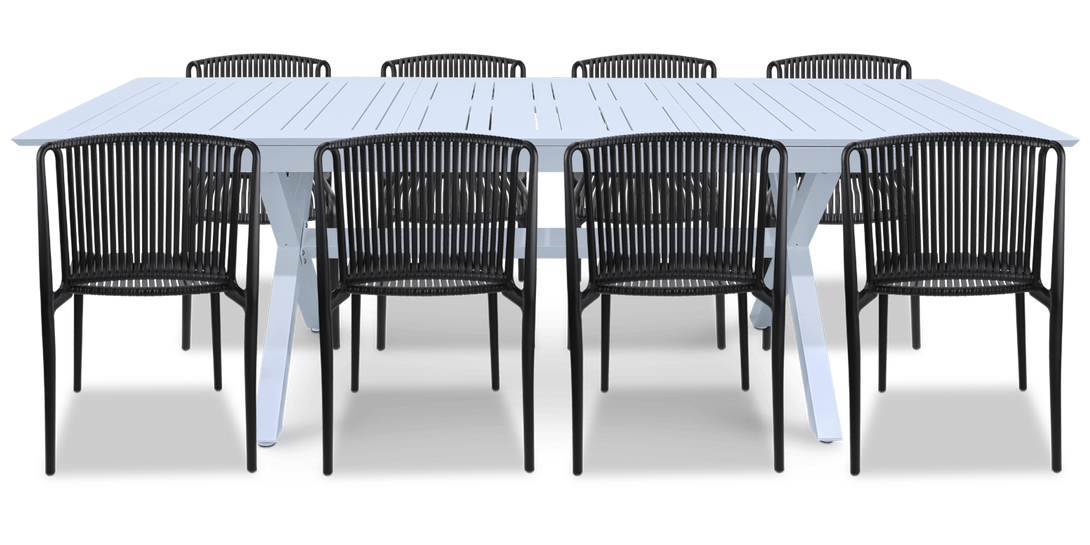 Caribbean Outdoor Extension Table in White with UV Plastic Outdoor Chairs (PP)