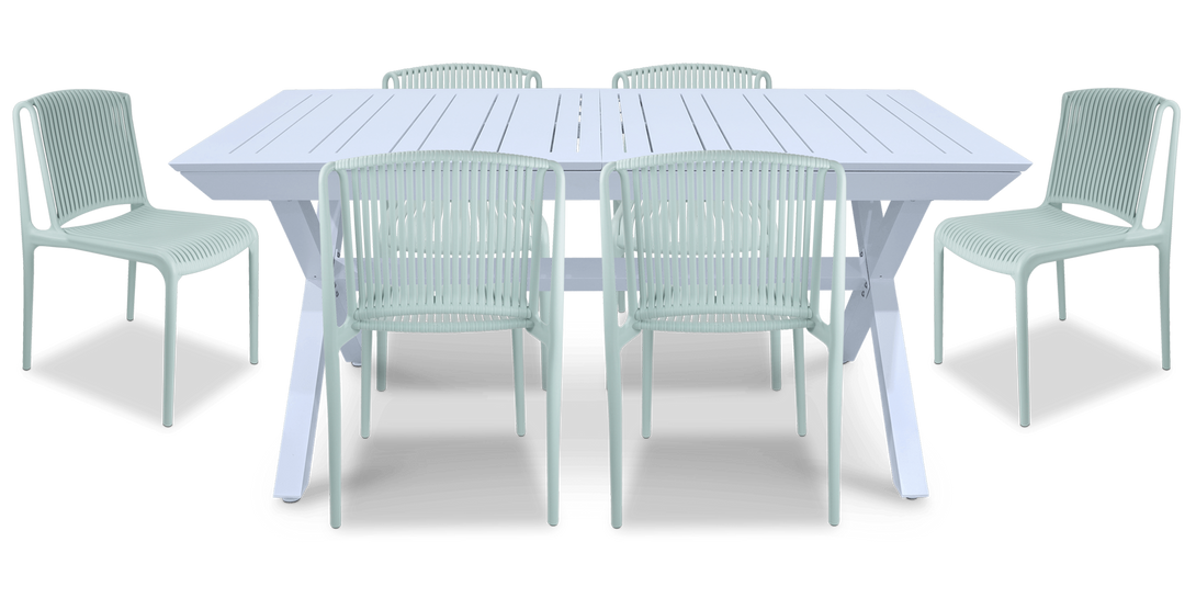 Caribbean Outdoor Extension Table in White with UV Plastic Outdoor Chairs (PP)