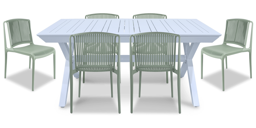 Caribbean Outdoor Extension Table in White with UV Plastic Outdoor Chairs (PP)