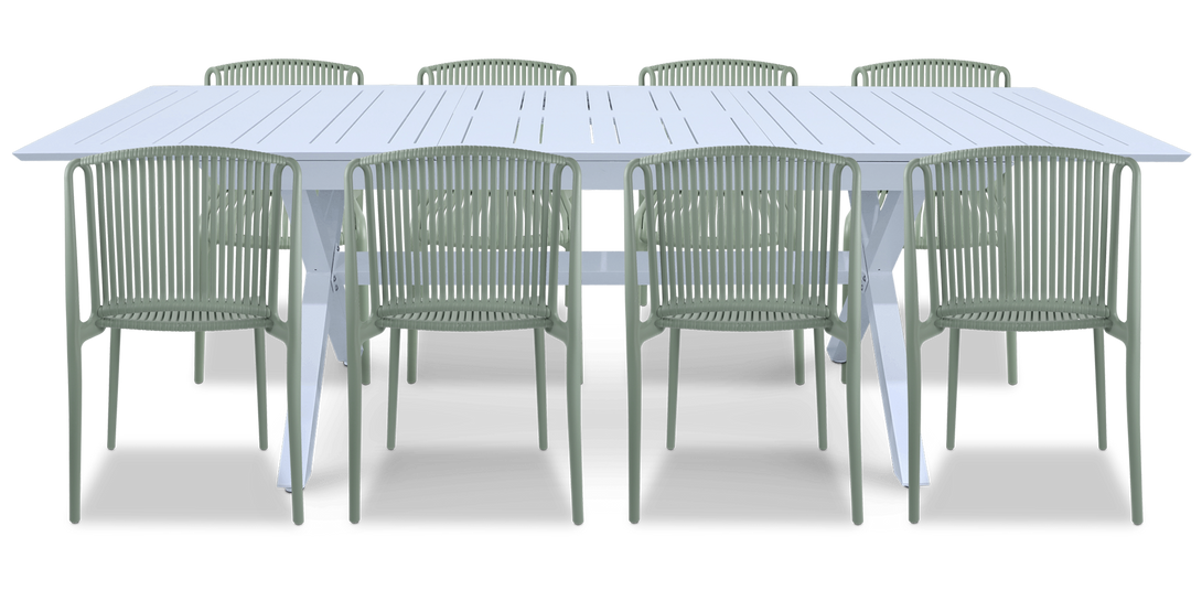 Caribbean Outdoor Extension Table in White with UV Plastic Outdoor Chairs (PP)